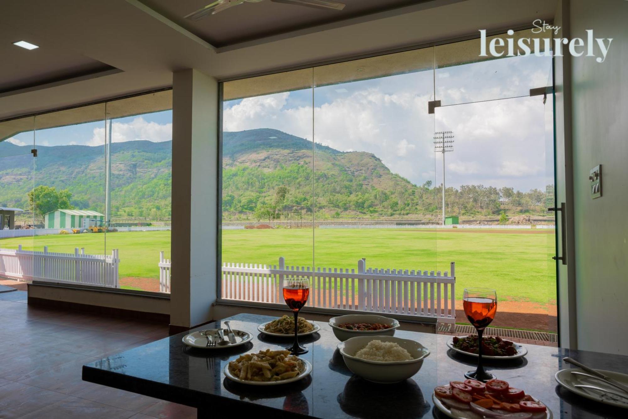 Stay Leisurely - Pavilion By The Hills, Lonavala - Stadium View Rooms Luaran gambar